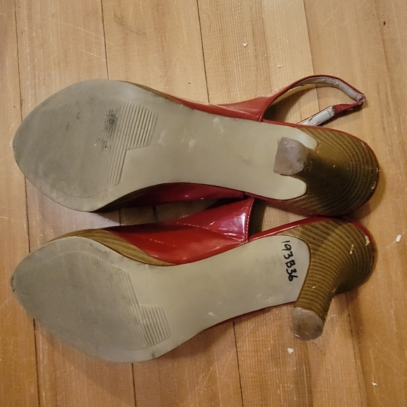 Preview International Red Patent Leather Peep Toe Pumps - Size 10 - Picture 5 of 5